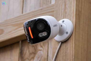 Lorex-4k-Dual-Lens-Camera-outside-2